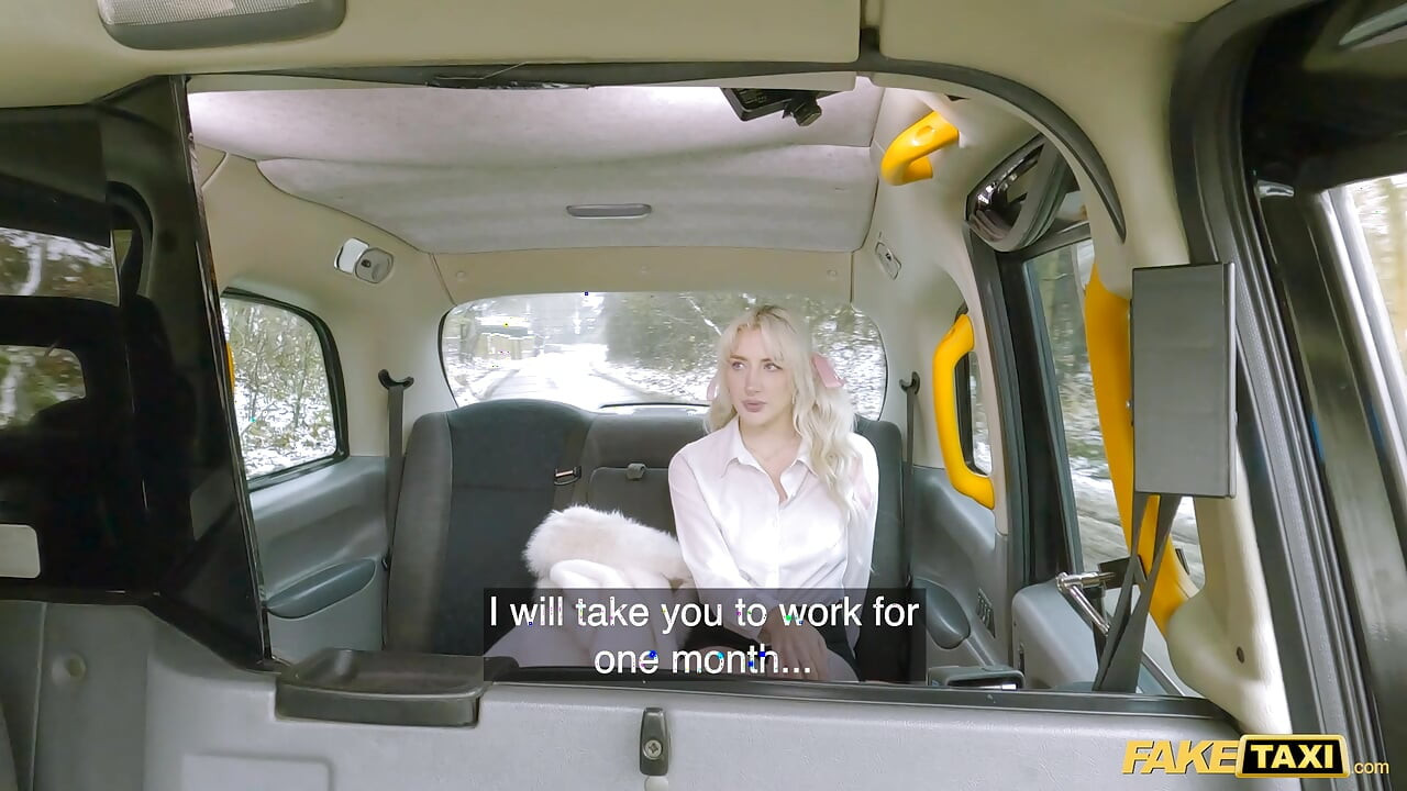 La camarera rubia de ojos azules puede follar todo el día - fake taxi