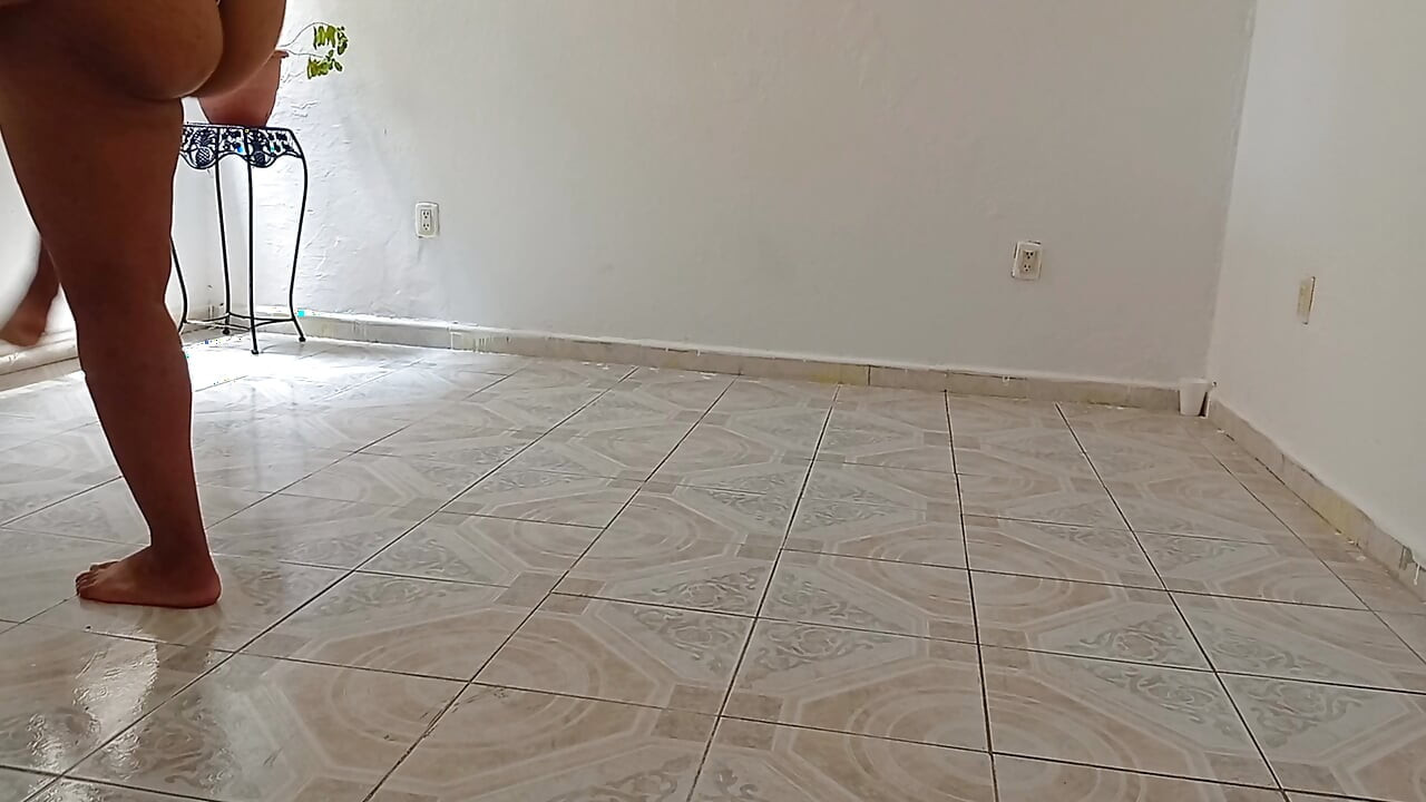 I left recording the cell phone while Mrs. BBW did the cleaning in the apartment