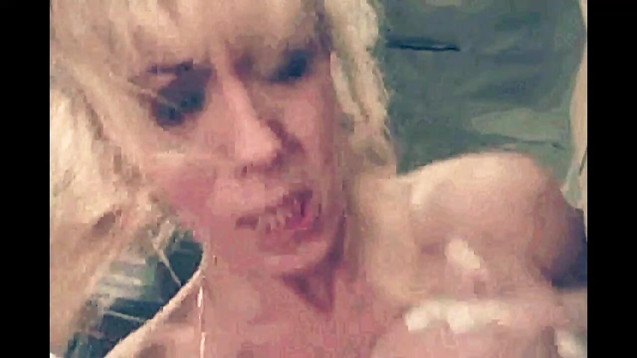 She Loves to Jump on Cock Like a True Sex Athlete!