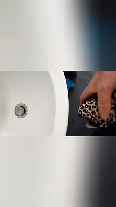 Kalhotky si hrají se třemi různými zákazníky