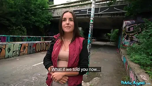 Public Agent - Lenna Ross Gets Pa'id to Take a Hot Facial