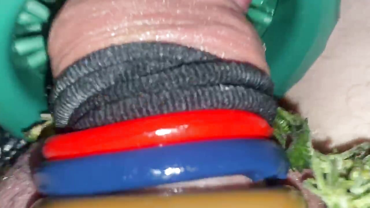 סירטוט קשה של זין עם סרפדים קיצוניים