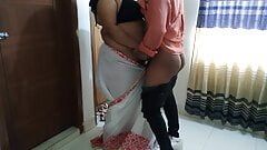 (35 sal Priya Bhabhi Ko chudai Jabardast) ghar jhado lagane ka samay - painful sex