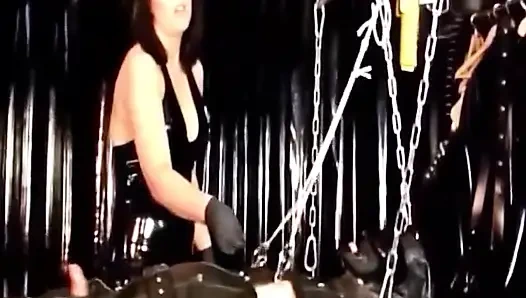 Порабощенная, часть 1