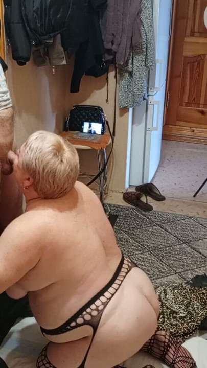 mature milf with big tits instead of tip jerks off and sucks my dick | Clip 1
