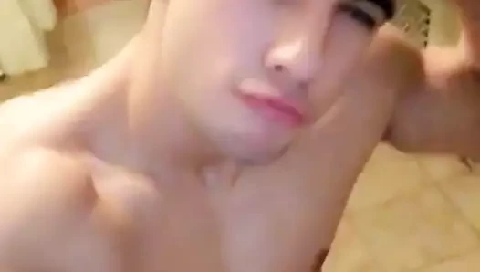 Seksi genç oğlan