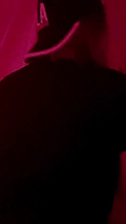 GloryHole in einer disco-toilette, ich lutsche einen fremden | Clip 2