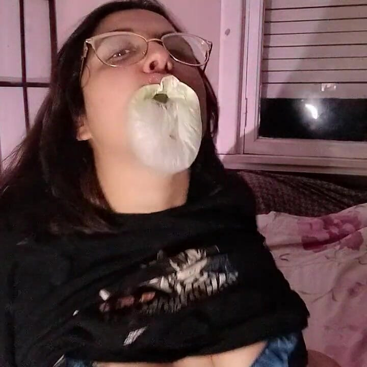 Get Horny and Strip While Chewing Bubblegum - Bunny Looner