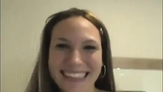 Mandi и Kristina - бритье киски - за кулисами