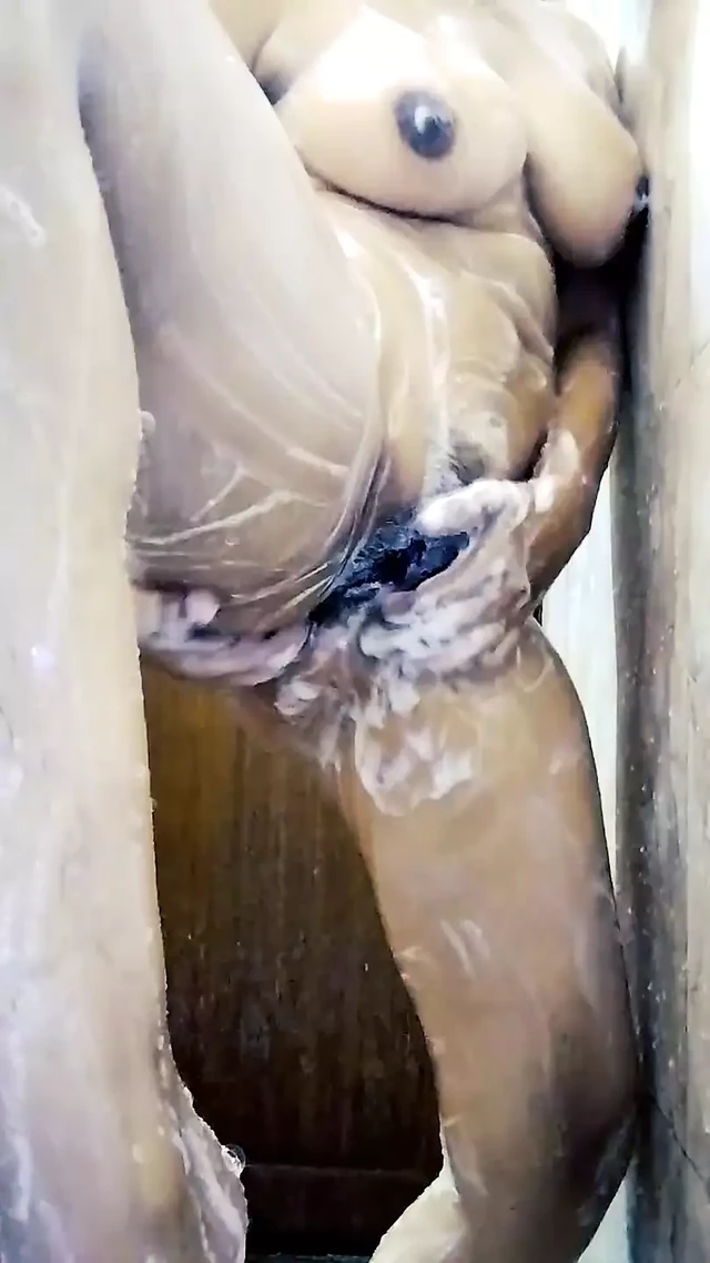 Hot riya 18 year old change her clothes at college bathroom