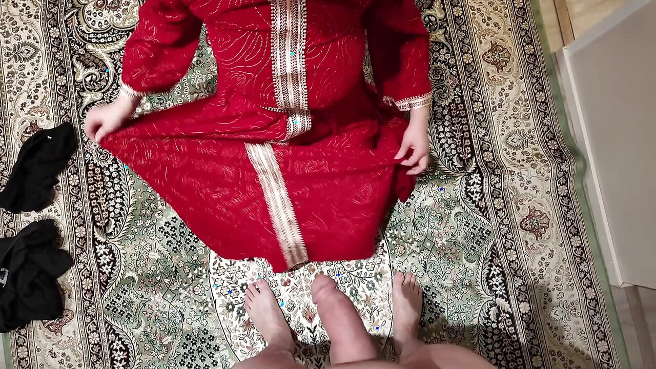 Bujna velika MILF maćeha jebala mog svog pastorka