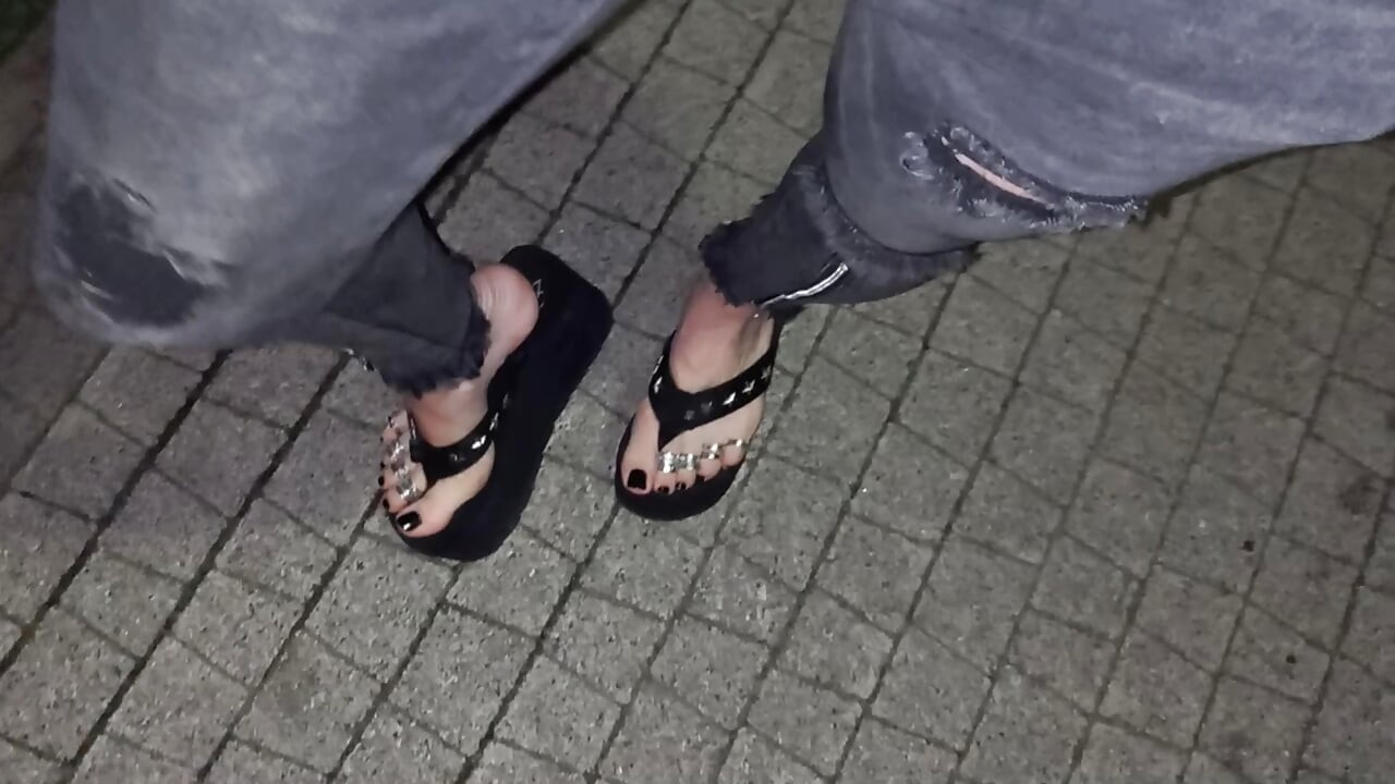 feet so good - public crossdressing