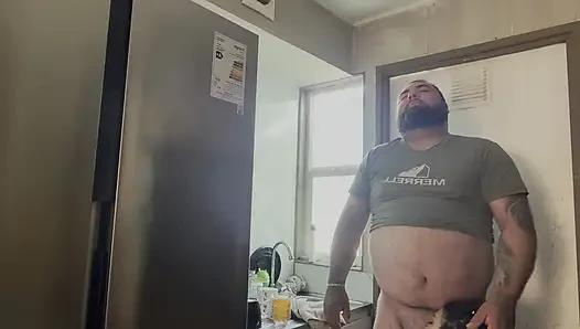 Ich wollte von meinem stiefvater gefickt werden, während er seine tasse wäscht