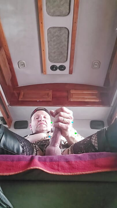 masturbating in the mall parkinglot