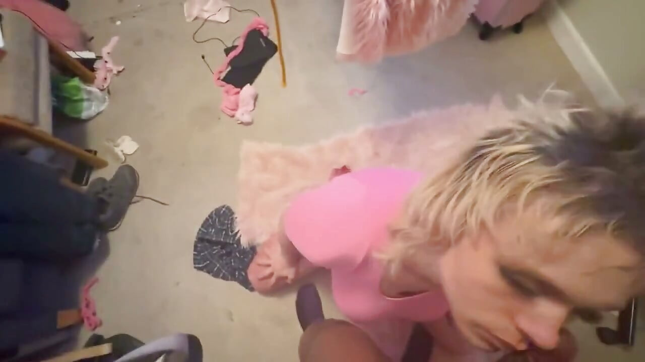 Kalitgirl Used by BBC on a Sex Swing Cumshot Facial