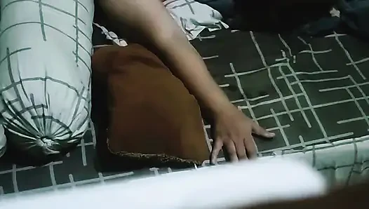 Очень приятный массаж от друга моего мужа. Пока не почувствую удовольствие от её оргазма