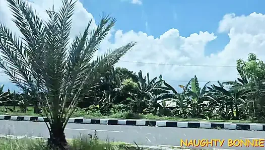 Bonnie Tayland gezisi ve yabancı tarafından sikiliyor