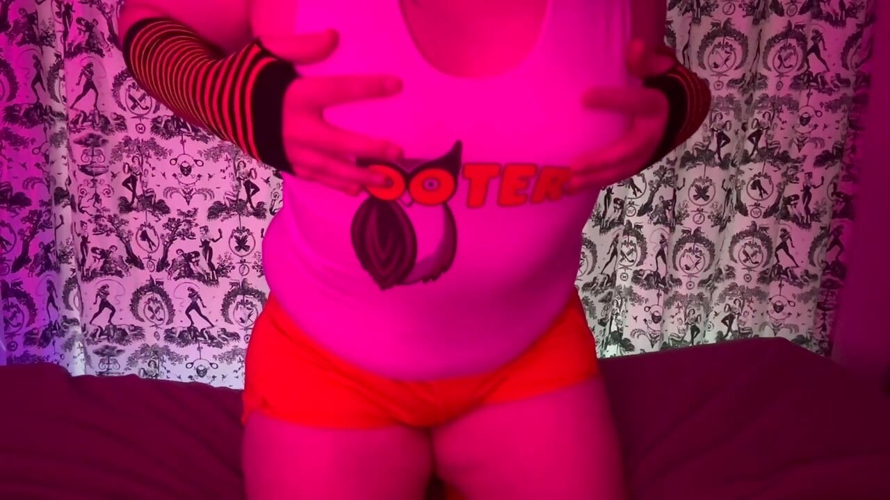 They said I was to fat to work at the Femboy Hooters! If I show you my body will you tell me if you think I'm to fat?
