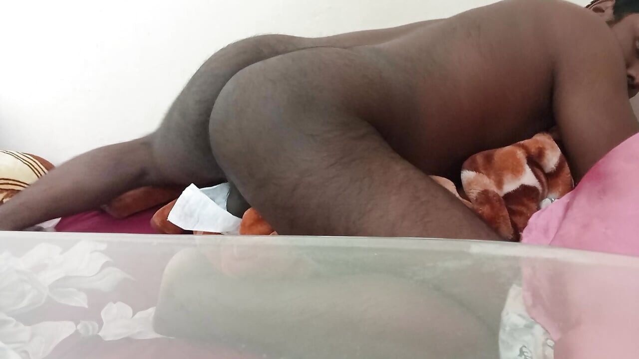 أنا رجل مثير. أحب ممارسة الجنس. أنا أسجل أهدافا في حقل فارغ ".