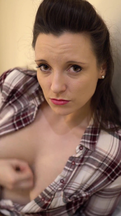 Ivy - a Good Clean Wank!