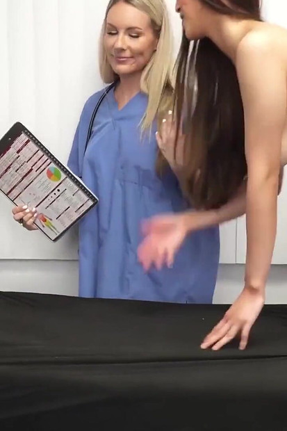 Médico duplo creampied ambos: quente enfermeira bunny e gostosa Alexia Anders