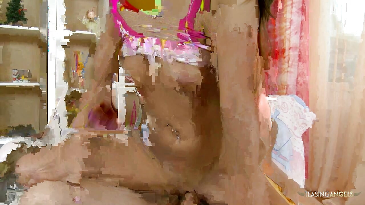 Un baiser passionné excite ce couple sexy alors ils baisent hardcore jusqu’à ce qu’ils jouissent tous les deux