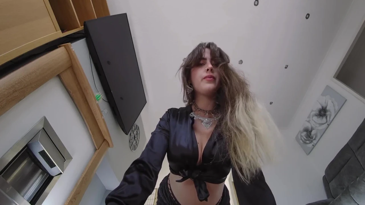 Valentina Boux - yüze oturan patron