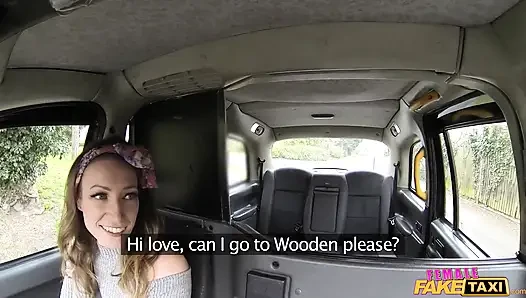 Weibliche fake taxi - taxifahrerin nimmt bbc tief in den hals