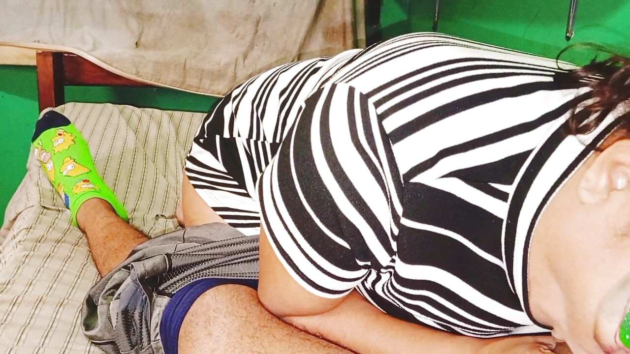 Svekrva mi odlično puši i sisam joj stopala.