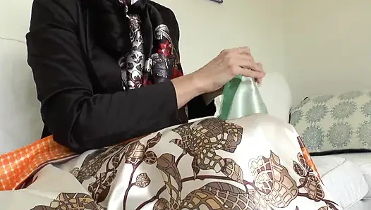 Bei Ostern dürfen Sie auf meinem Satintuch ejakulieren, lady victoria Valente