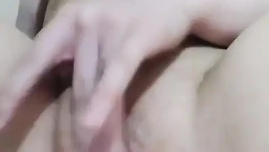 Masturbiere meine muschi, bis sie sahnig ist