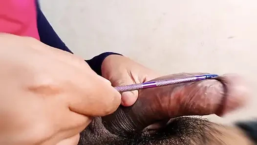 Adik Tiriku Pengen Cobain Sesuatu Yang Metalik Di Kulupku, Ini Menggairahkan!