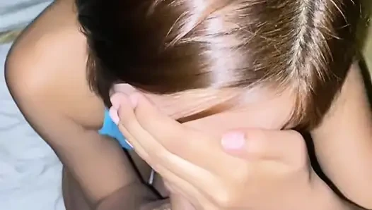 Nagpa style si seksi kay insan yang super seksi!