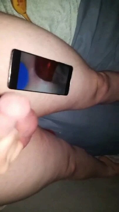 Cubby with hair brush up the arse and wanking over porn