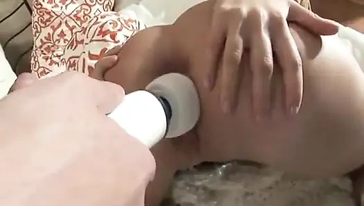 Süße blondine liebt alles