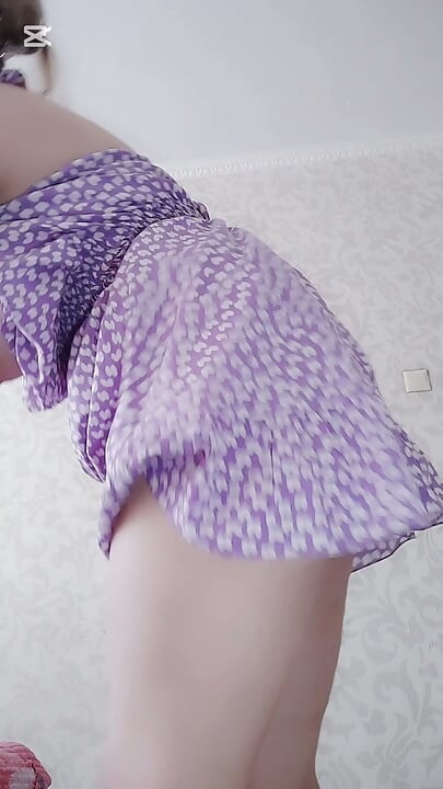 I’m masturbating under my dress