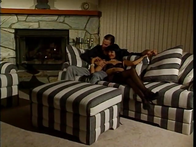 Sexy babe in stockings gets her cunt licked before getting banged on the sofa