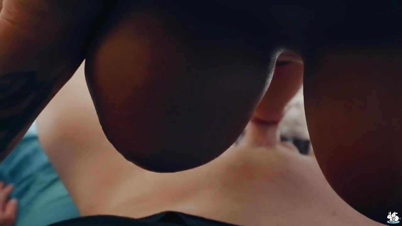 Verdaderos amateurs - Chicas amateur presume de sus grandes tetas y habilidades para hacer deepthroat