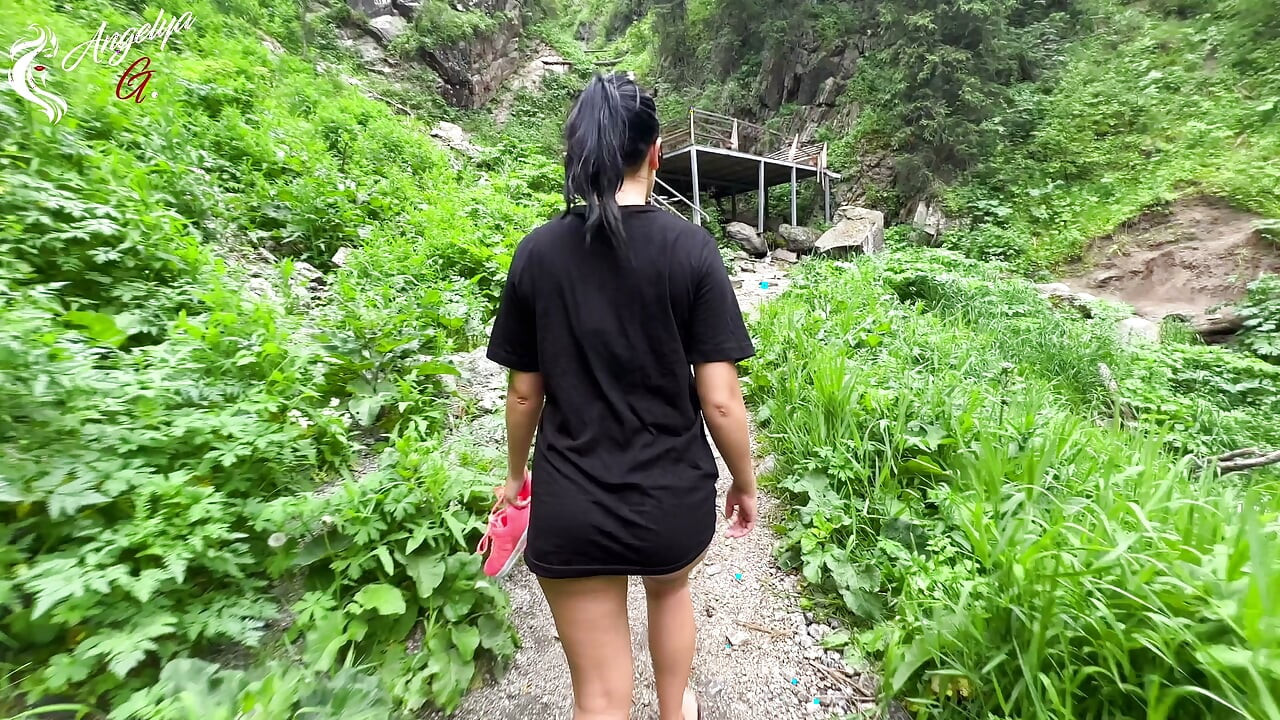 セックスVlog - 若い観光客カップルの現実生活の一日