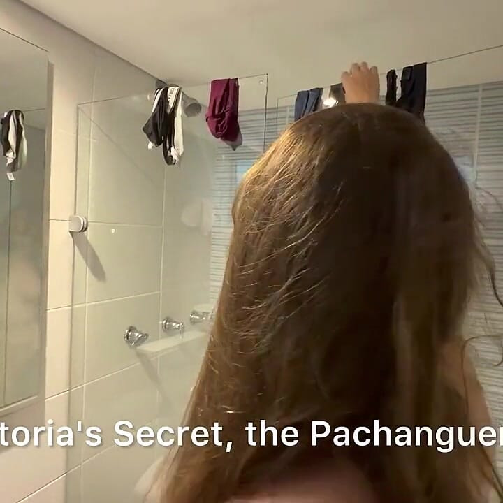 Chơi với búp bê tình dục nóng bỏng của chúng tôi