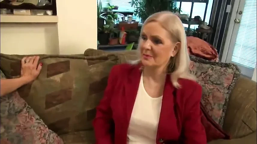 two hot lesbi-step moms