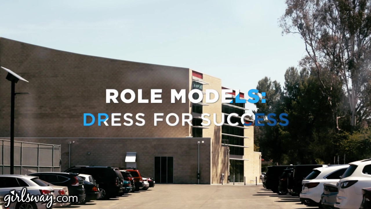 Girlsway熟女レズビアンギフトエイドラ・フォックス・パワースーツ