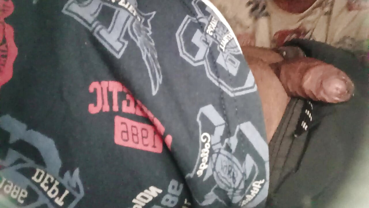 גבר הודי דסי נהנה