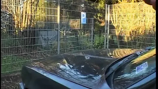 Sarışın kız amcığını birçok farklı yarakla parçalıyor