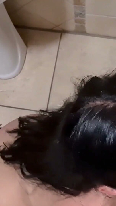 Jilat dubur, blowjob dengan pancutan muka dan kencing air mani dari mukanya | Klip 1