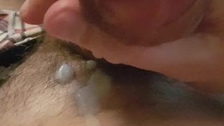 I cum watching a hairy daddy