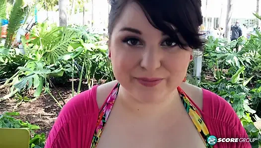 Alana Lace ve Kelli Maxxx ile Güney Plajı'nda bir gün