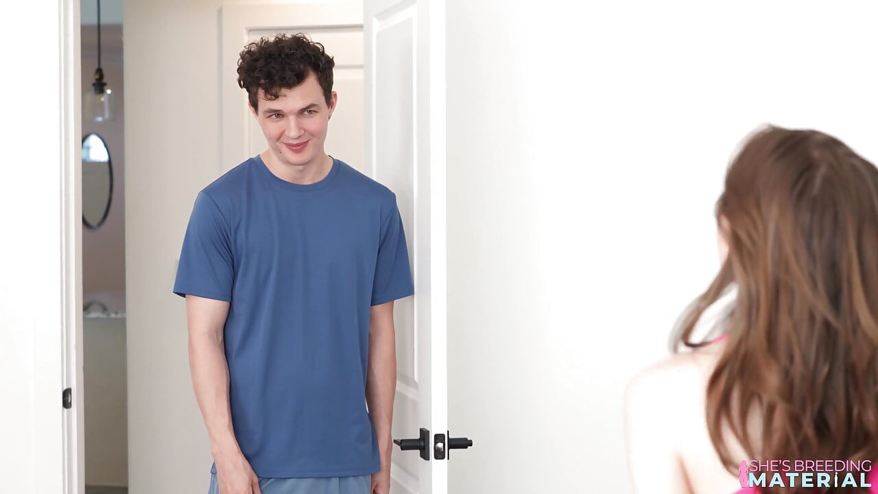 Stepsis Serves up Her Pussy - S1:e4
