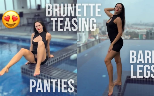 Minikleid, Nackte Beine, Pool Auf Dem Dach