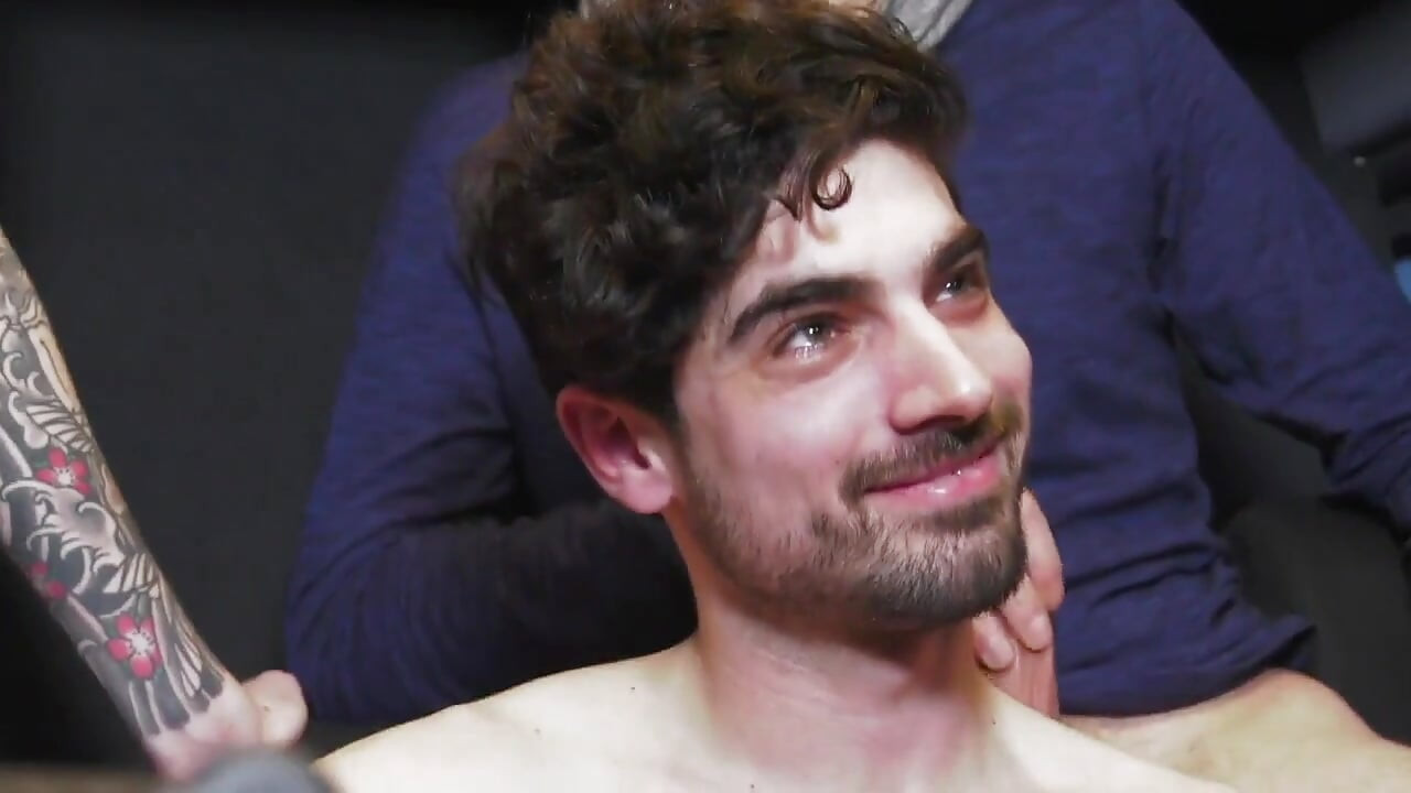 Amazign gang bang in bus oin the road in Paris 2